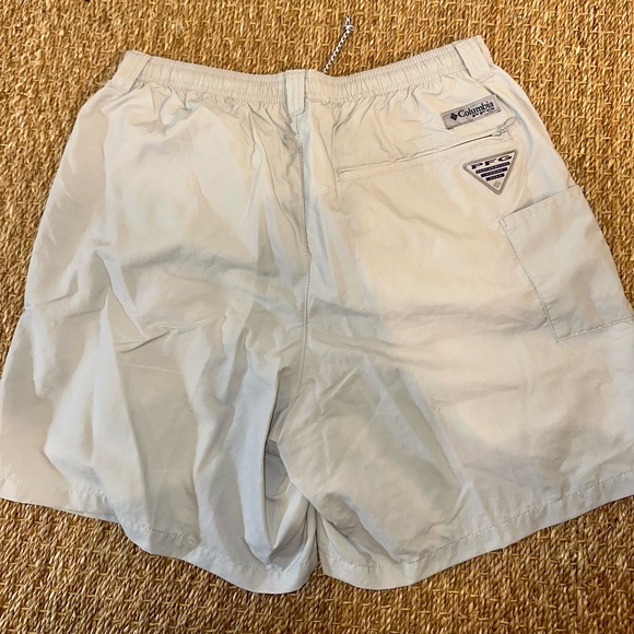 4 pairs of Columbia PFG Omnishade Shorts- all grey all size small - Picture 4 of 13